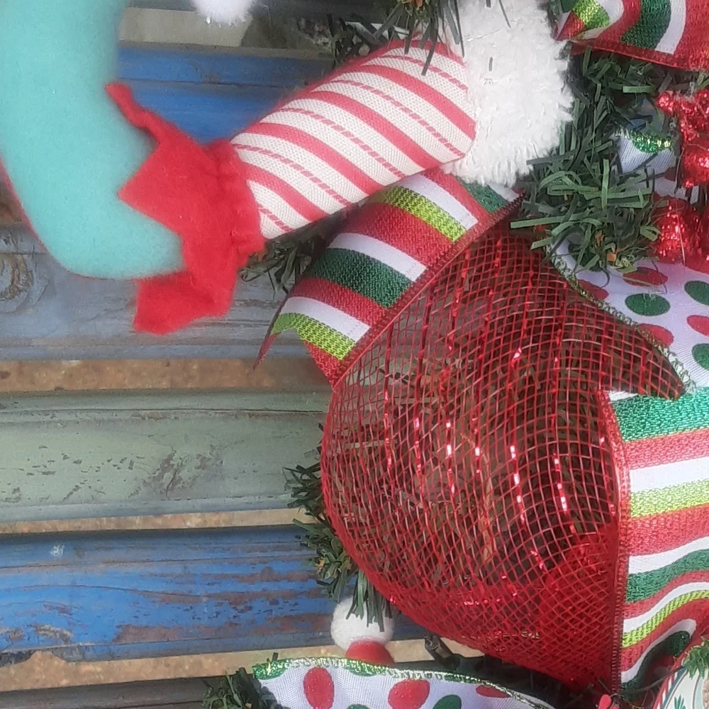 9ft. CHRISTMAS ELVES GARLAND